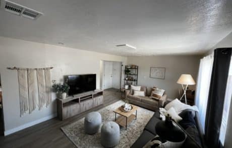 Family Transitional House - Living Room